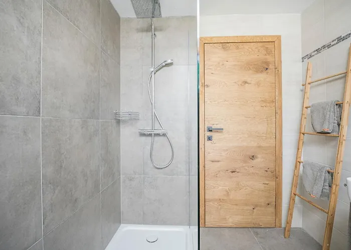 아파트 Mountain Base *