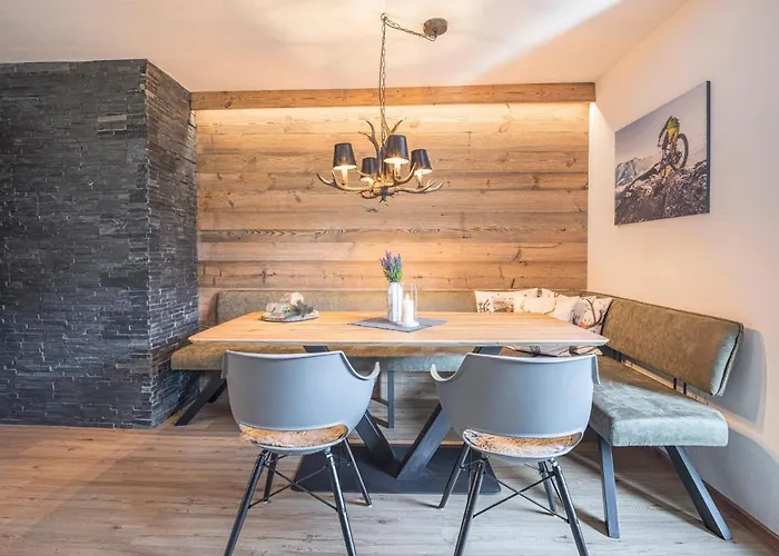 Mountain Base 아파트